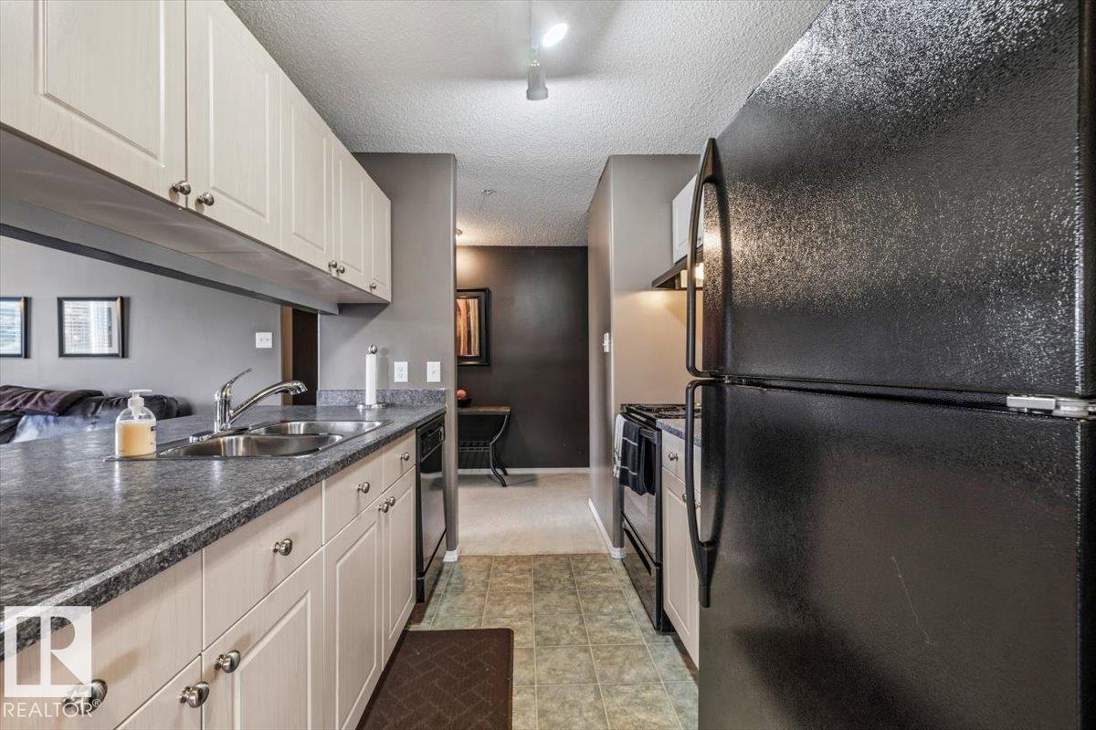 #126 70 WOODSMERE - 13