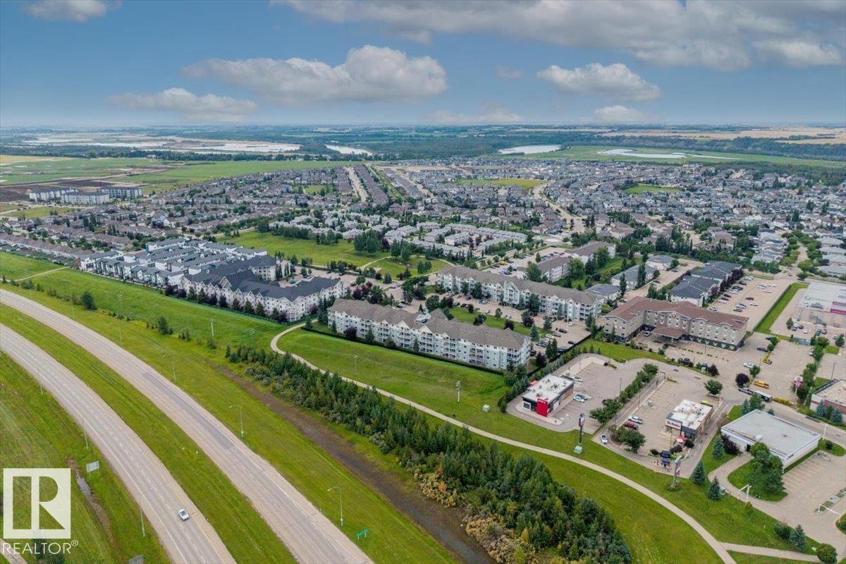 #126 70 WOODSMERE - 35