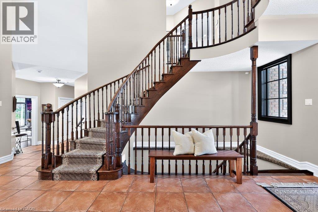 324 OAKRIDGE Court - 6