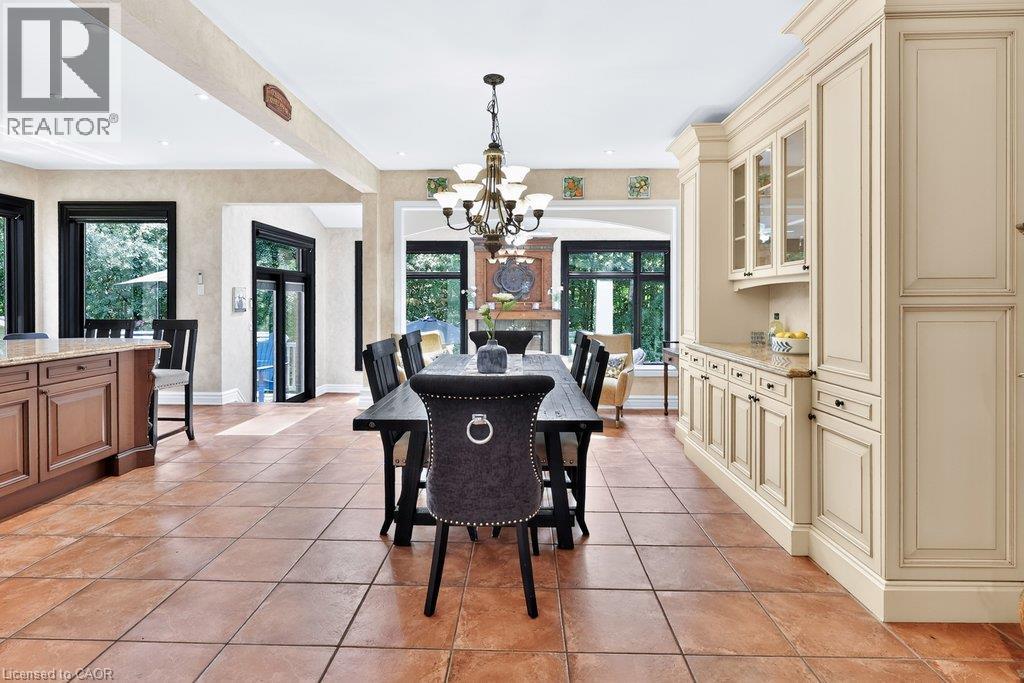 324 OAKRIDGE Court - 7