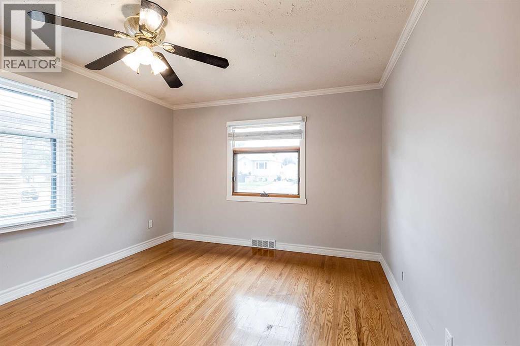 337 4 Street SW - Image 10