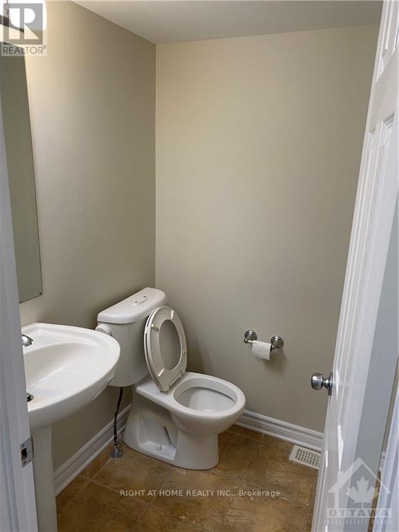 2 Bed, 2 Bath House for Rent in Ottawa – 286 TITANIUM PRIVATE, Ottawa – MLS# X13676986 - Image 6