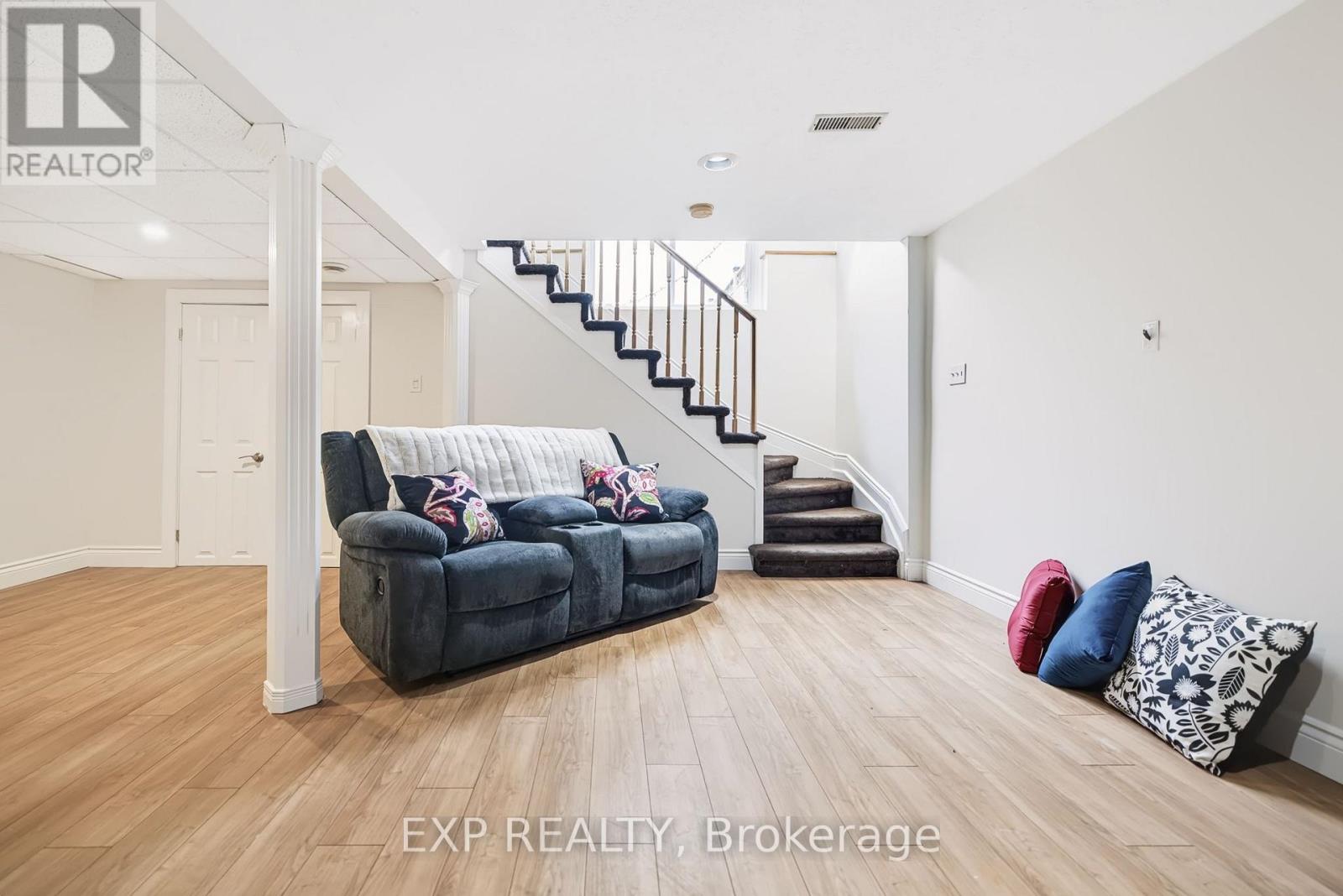 110 CEDAROCK DRIVE - 36
