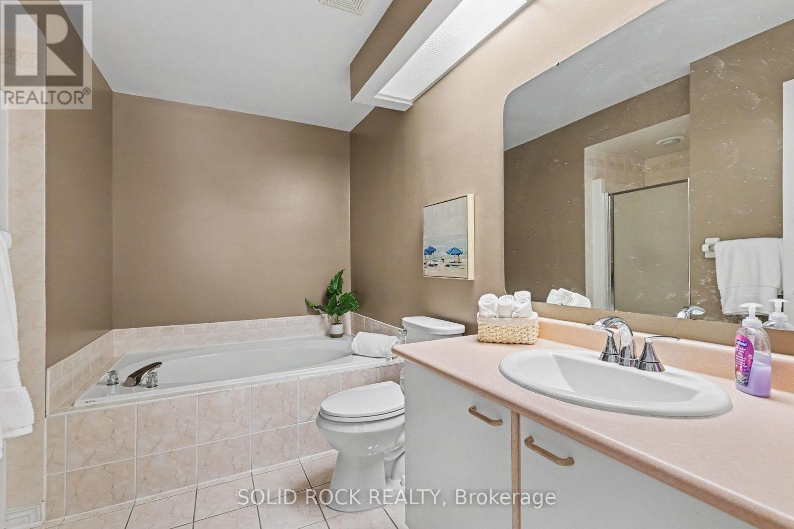 76 GRENADIER WAY - 18