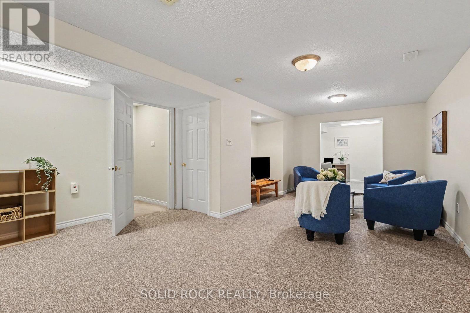 76 GRENADIER WAY - 25