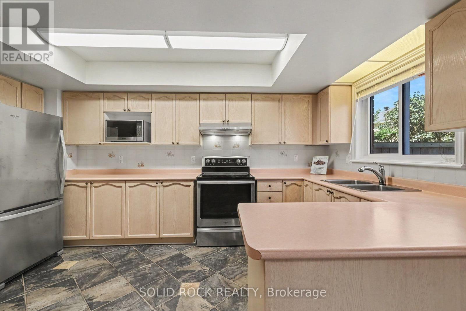 76 GRENADIER WAY - 9