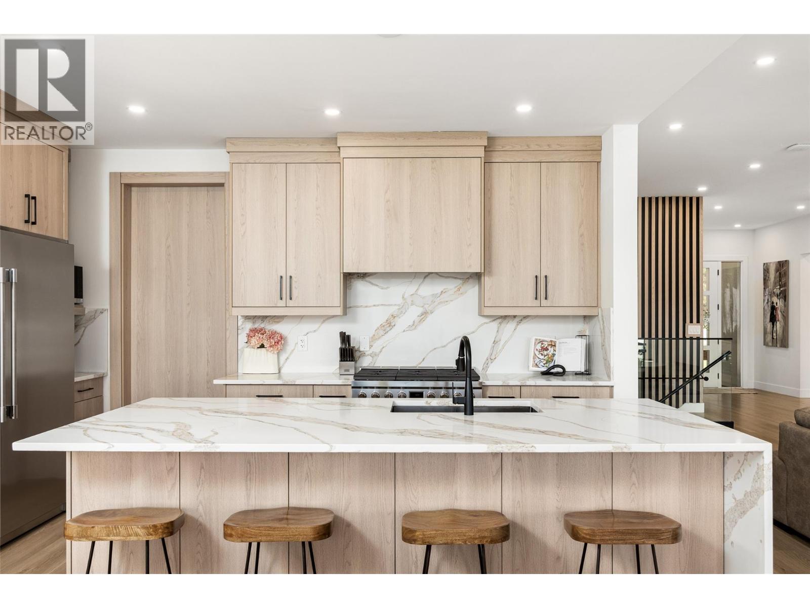 1425 Menu Road - Image 9