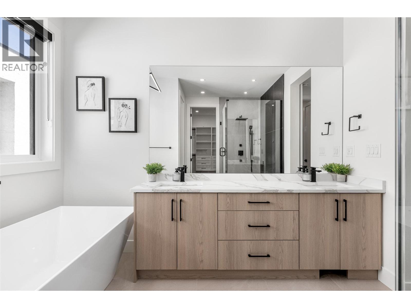 1425 Menu Road - Image 24