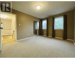 Upper Level - 909 Ferndale Crescent, Newmarket, ON L3Y6B6 Photo 11