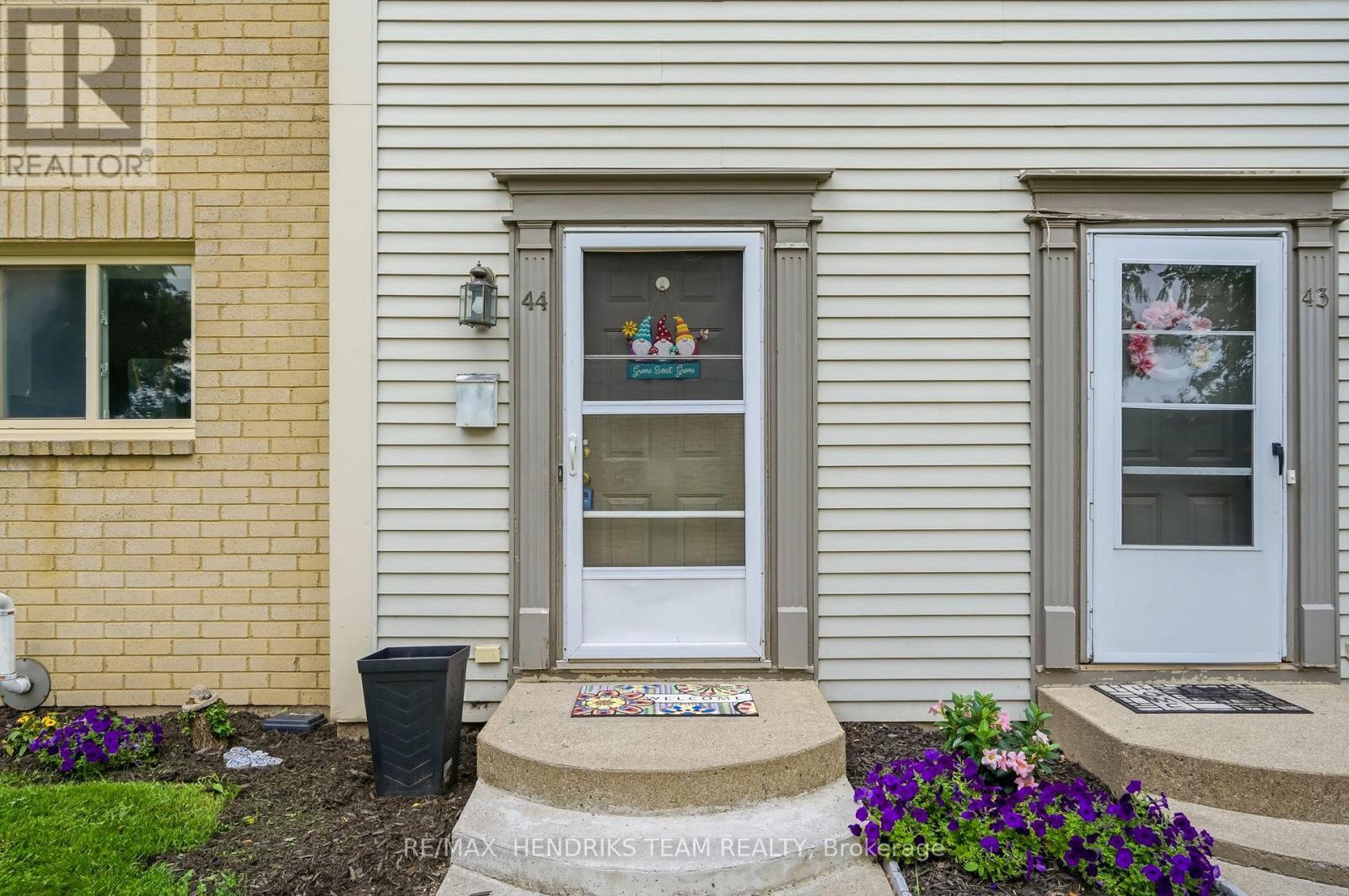 #44 65 DORCHESTER BOULEVARD - 3