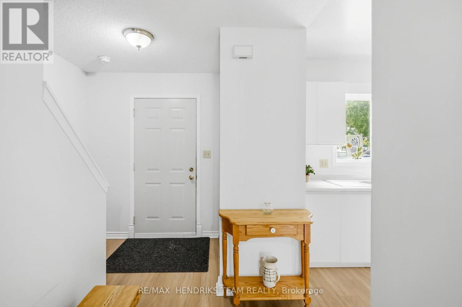 #44 65 DORCHESTER BOULEVARD - Image 4
