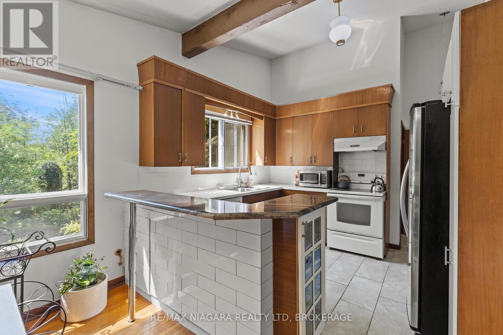 8 CULLEN DRIVE - 11