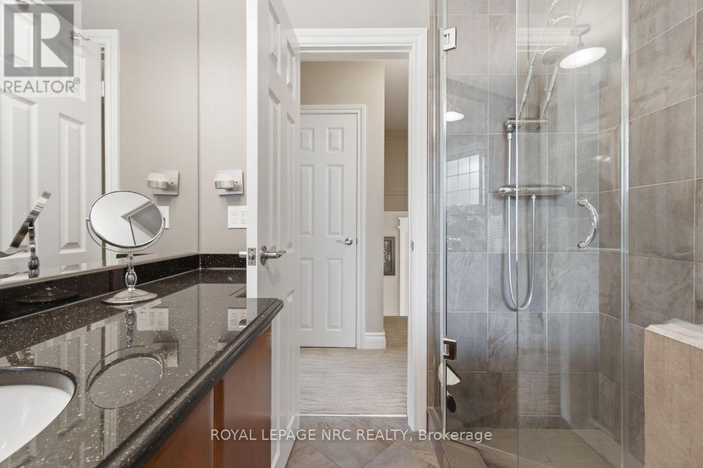 7 KING'S GRANT COURT W - 18