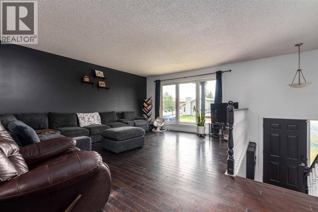 5411 28 Street - Image 3