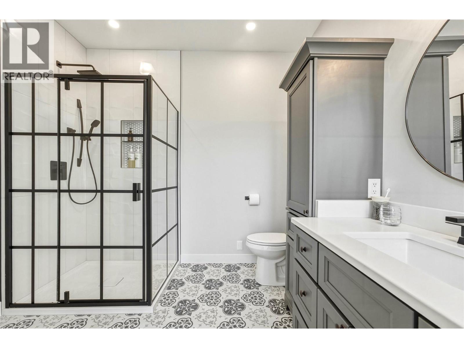 #8 3820 20 Street NE - 28
