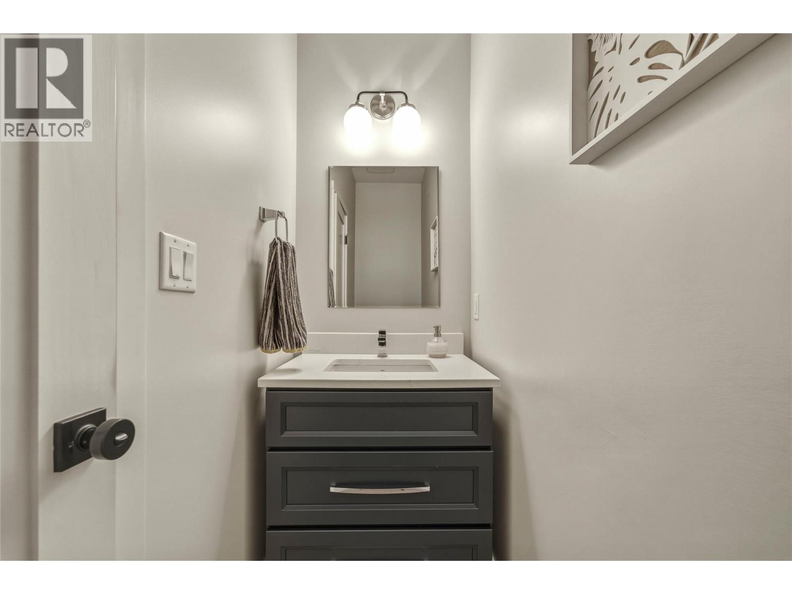 #8 3820 20 Street NE - 37