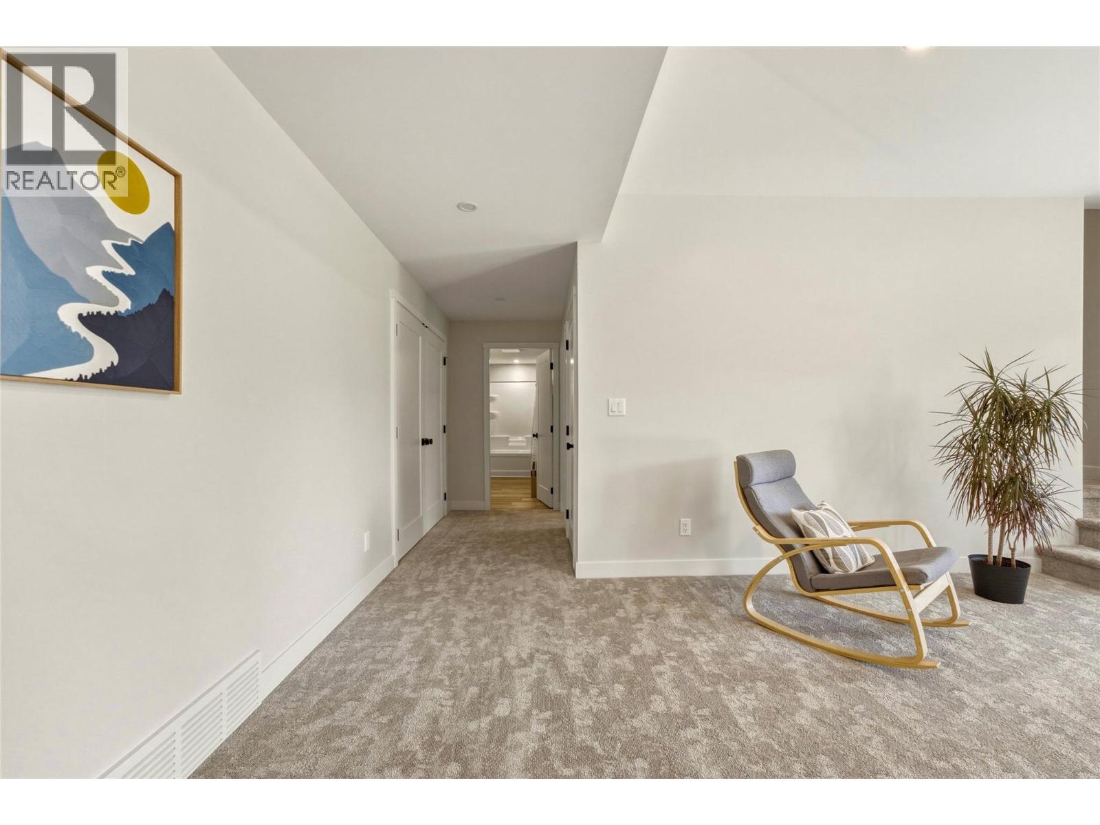 #8 3820 20 Street NE - 49