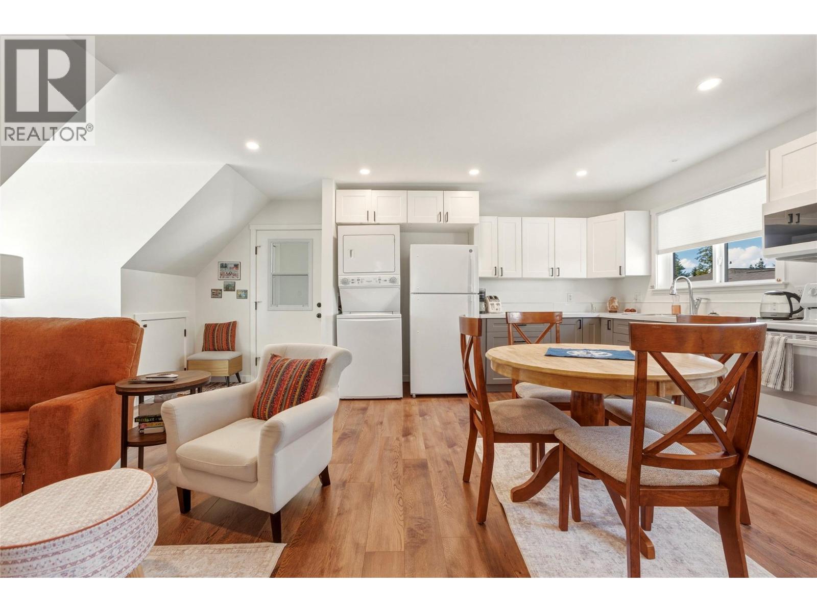 #8 3820 20 Street NE - 66