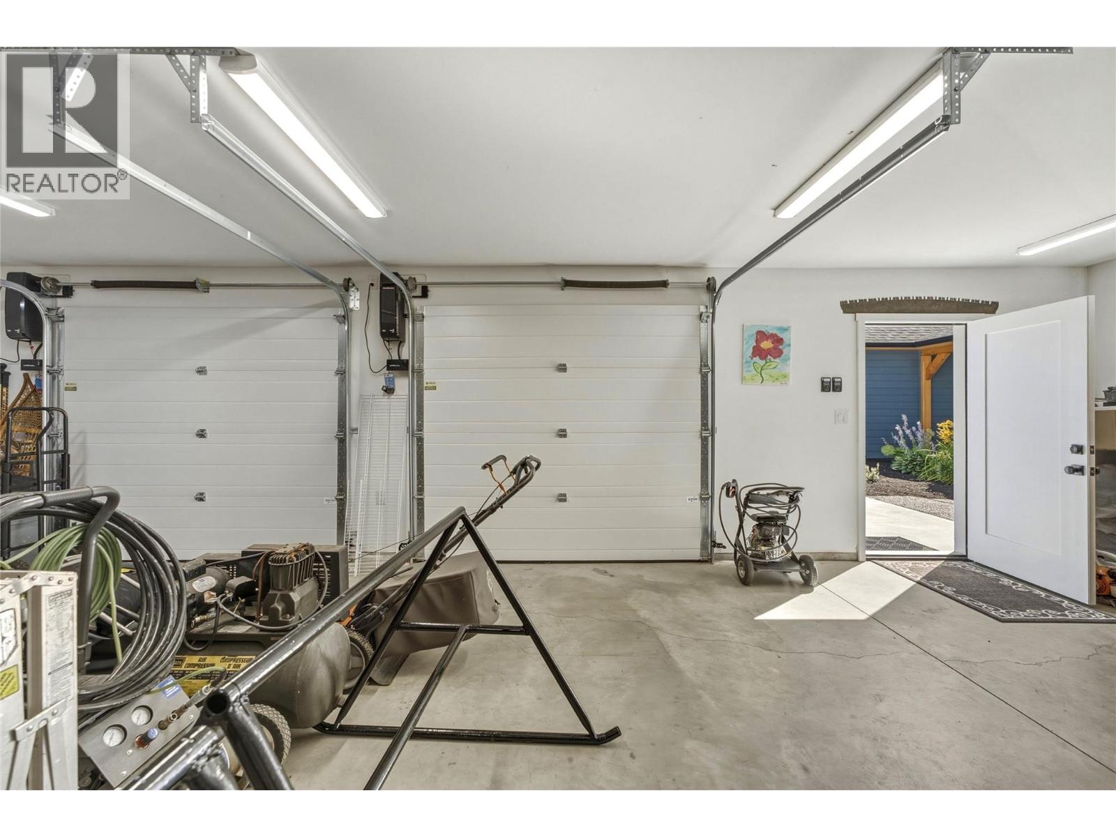 #8 3820 20 Street NE - 77