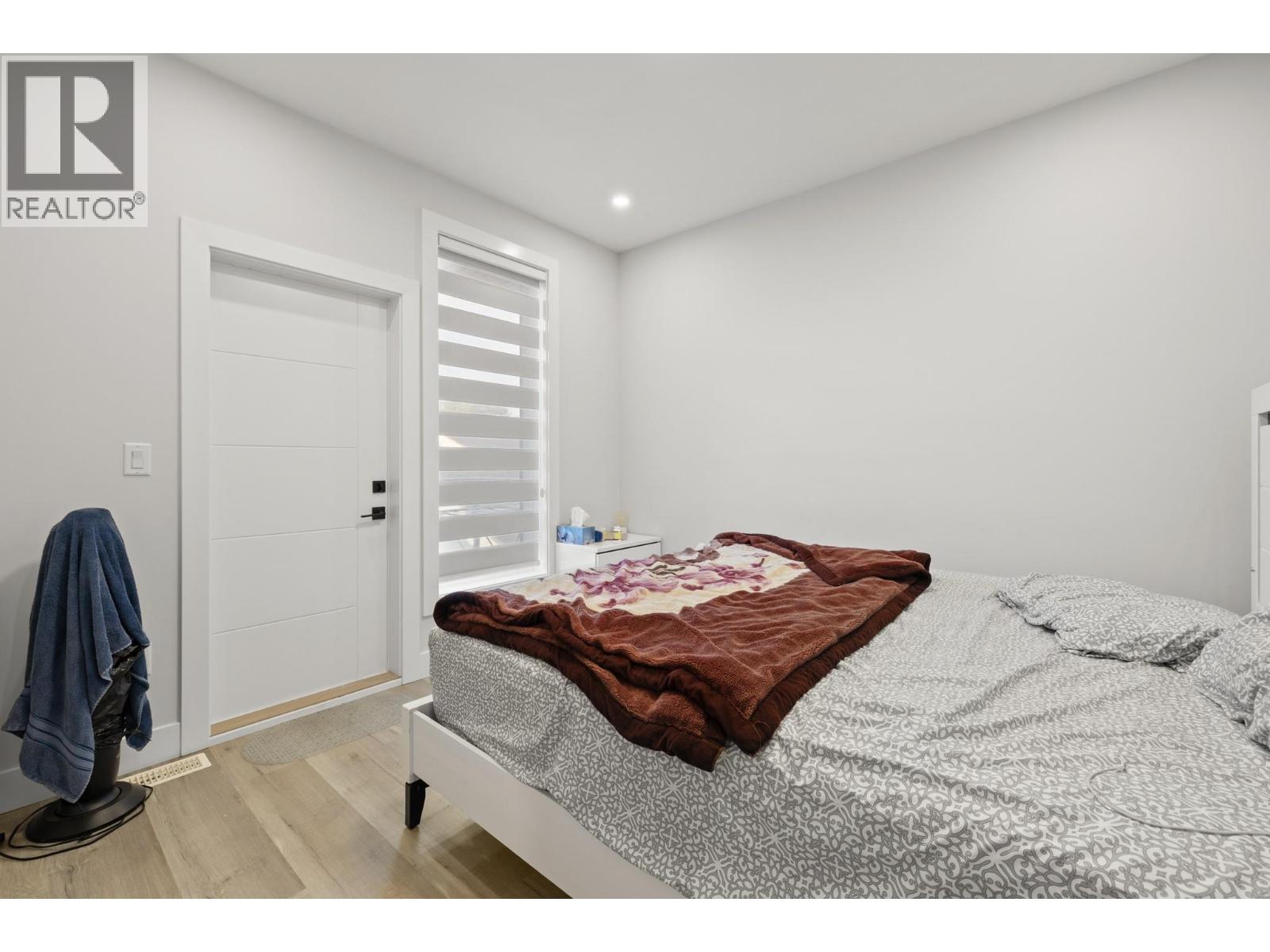 #4 824 Glenwood Avenue - Image 11