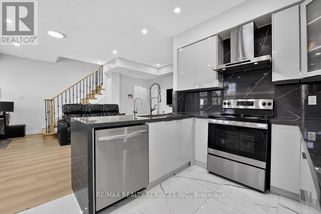 #15 180 HOWDEN BOULEVARD - 12