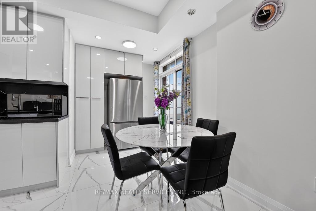 #15 180 HOWDEN BOULEVARD - 14