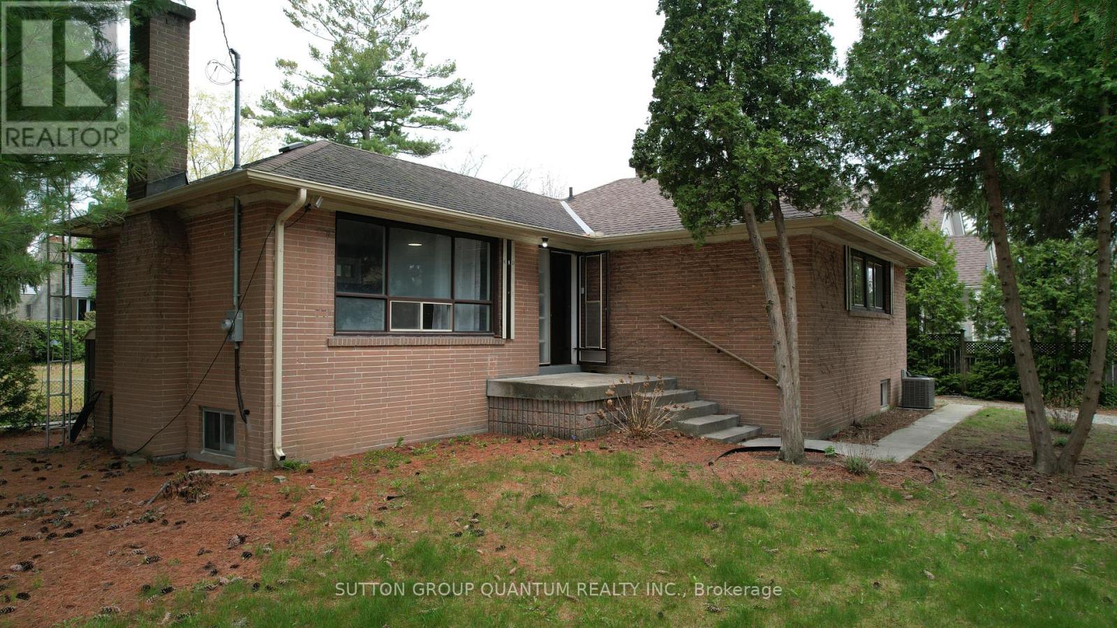Photo of 394 Maplehurst Avenue