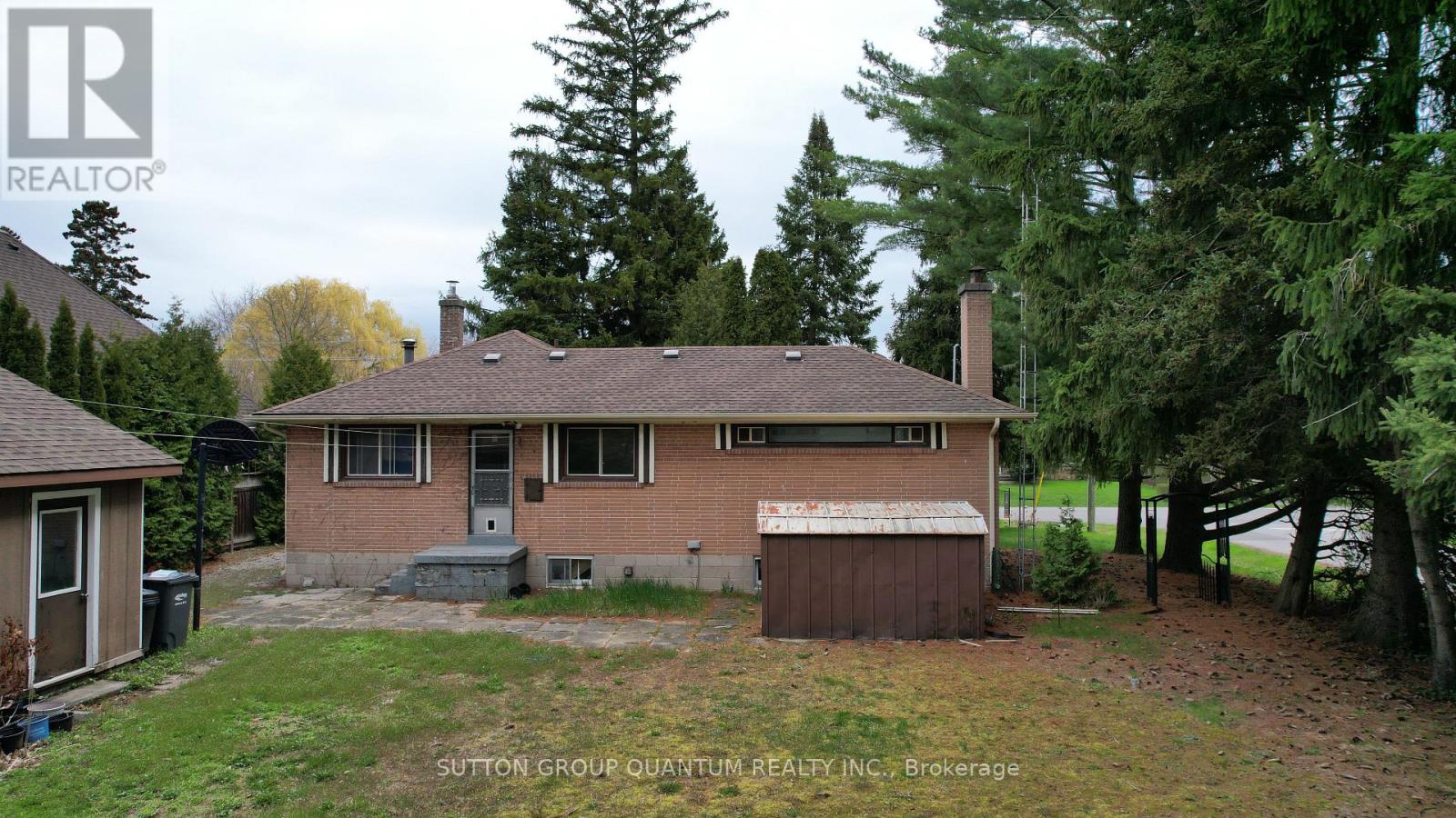 394 MAPLEHURST AVENUE - 8