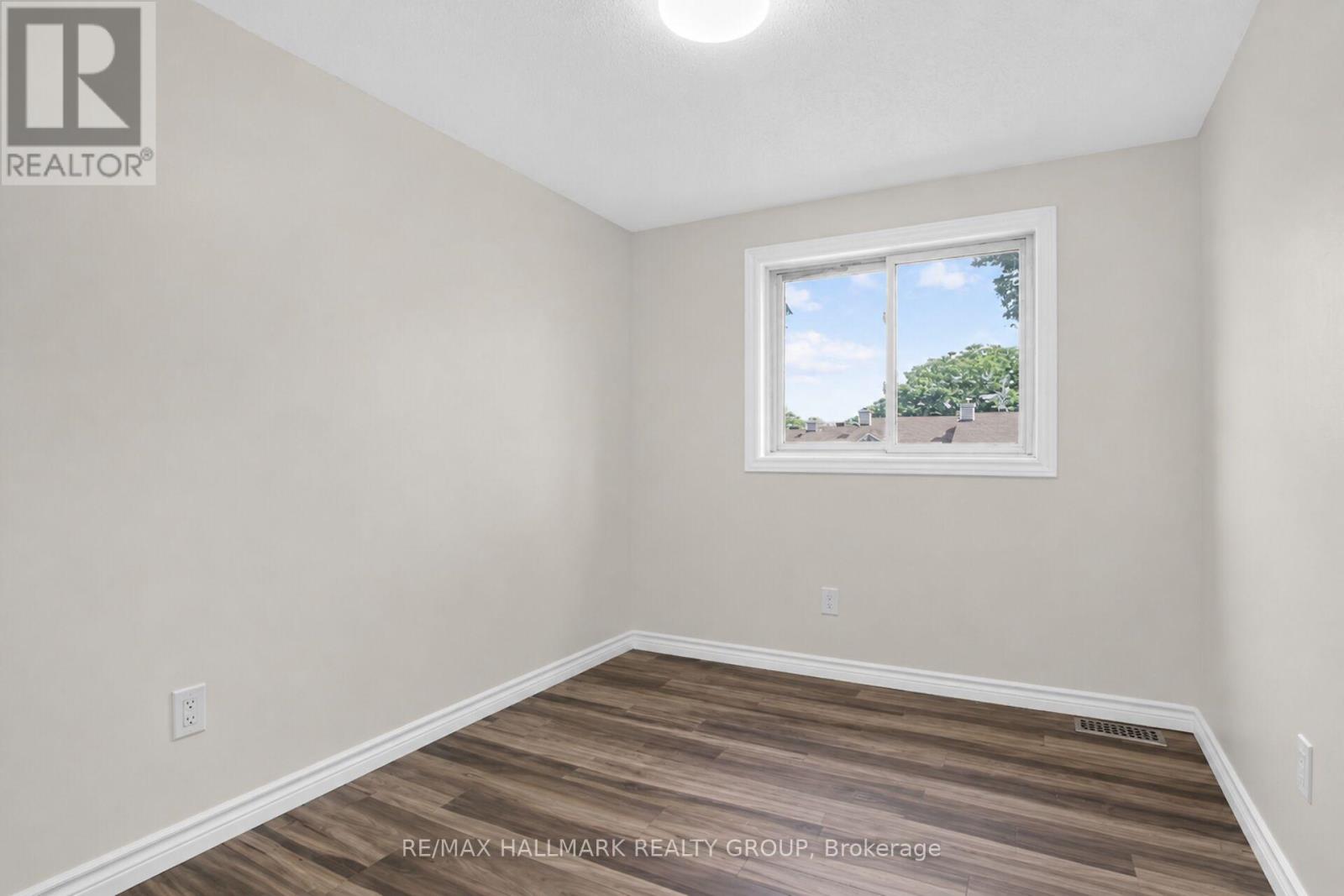 3 Bed, 2 Bath House for Sale in Ottawa – 7 – 86 ESTERLAWN PRIVATE, Ottawa – MLS# X12732180 - Image 97