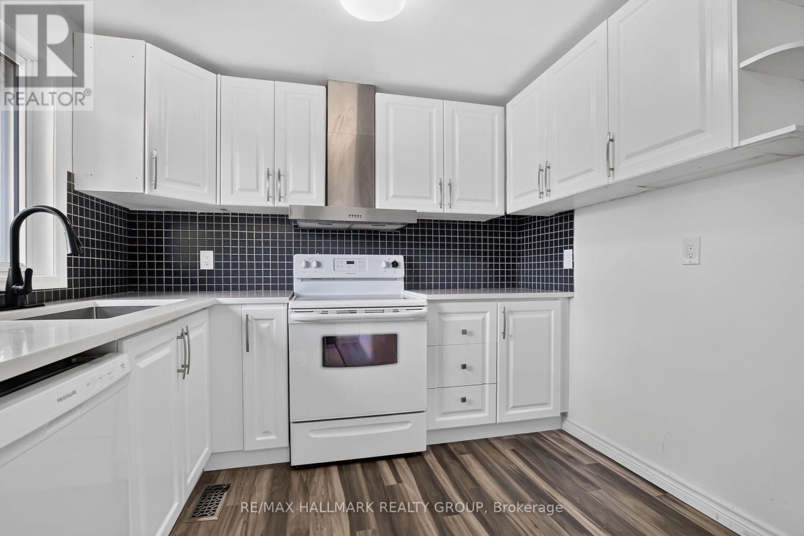 3 Bed, 2 Bath House for Sale in Ottawa – 7 – 86 ESTERLAWN PRIVATE, Ottawa – MLS# X12732180 - Image 21