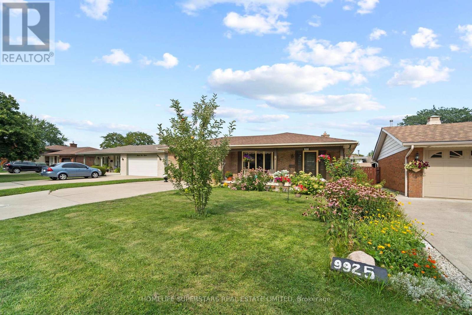 9925 HOLLY CRESCENT - 2