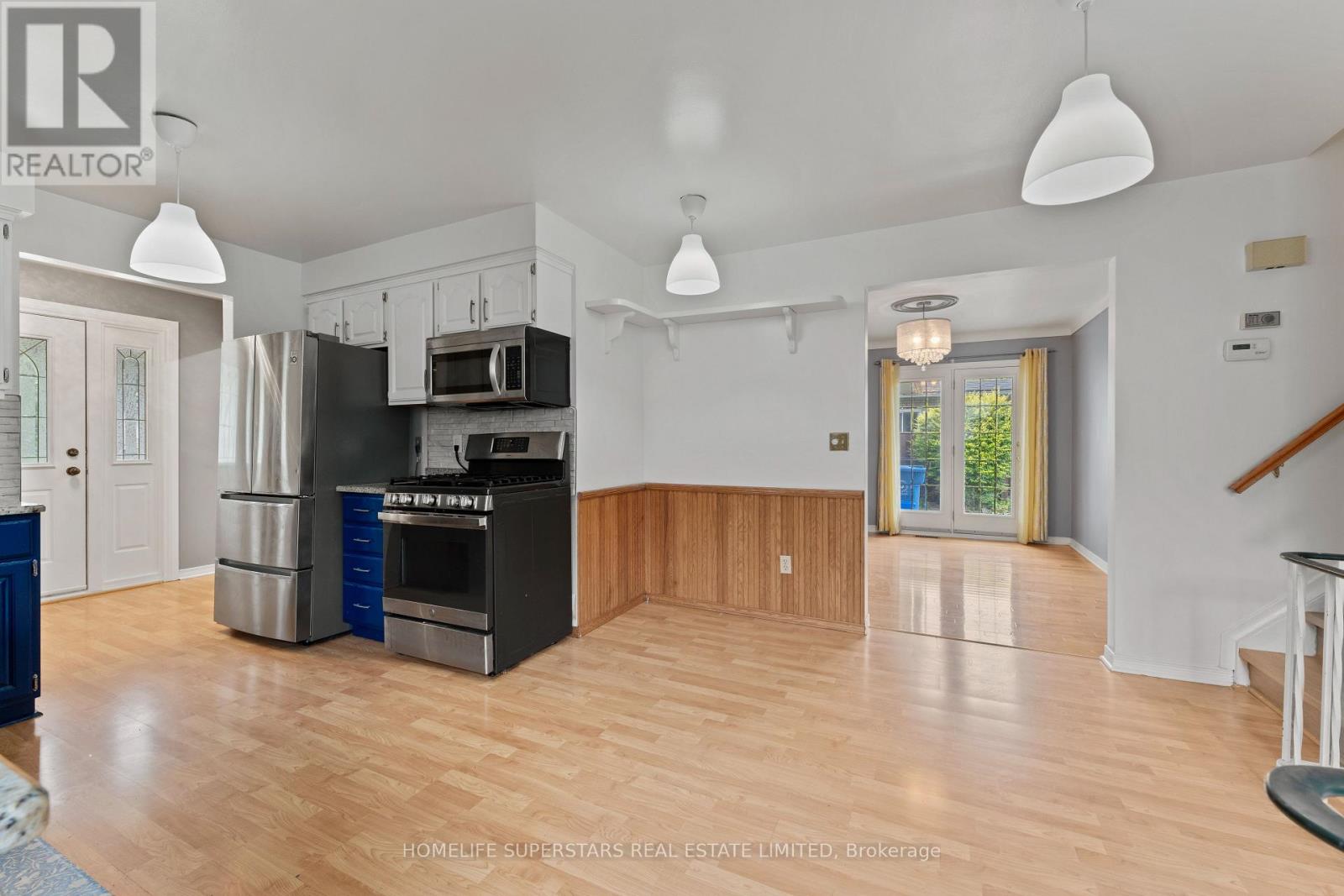 9925 HOLLY CRESCENT - Image 36