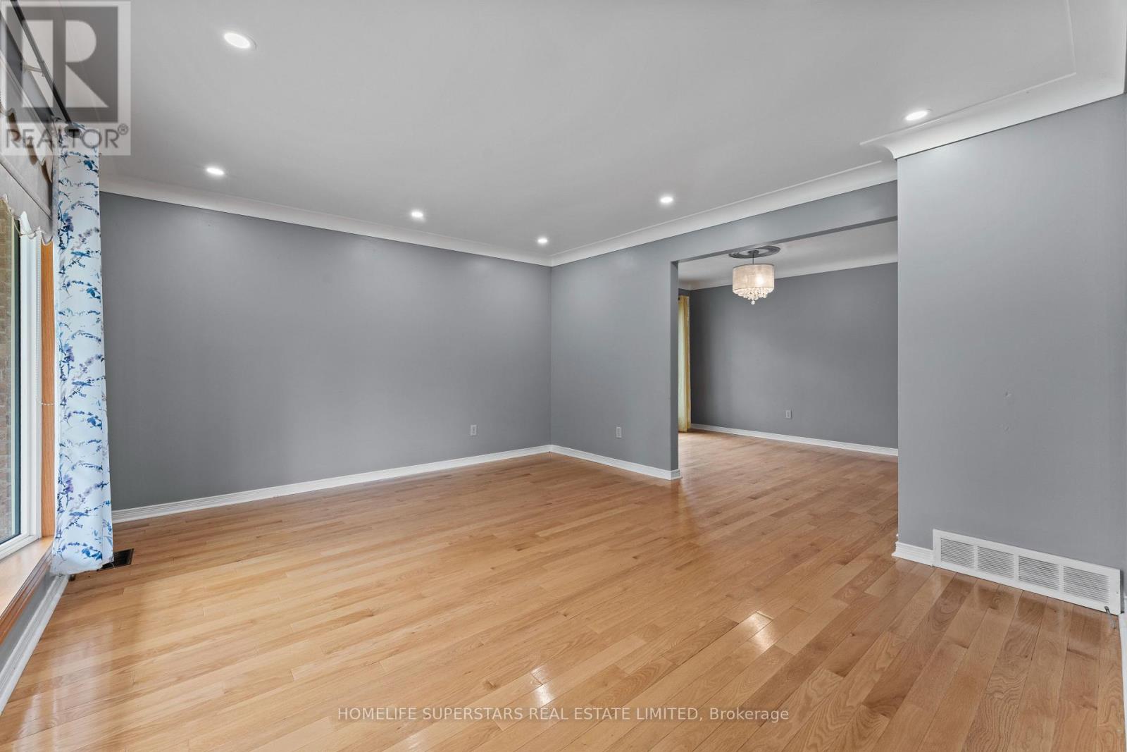 9925 HOLLY CRESCENT - Image 44