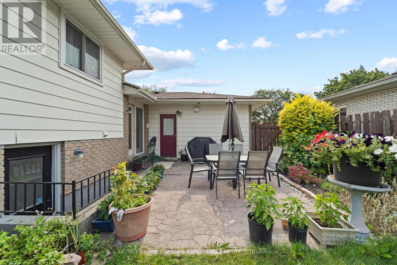 9925 HOLLY CRESCENT - Image 8