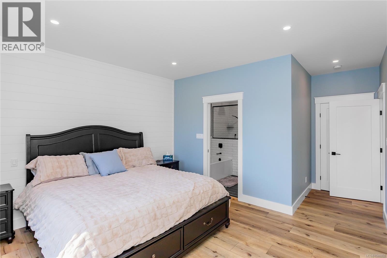 10408 Marina Vista Dr, Port Alberni