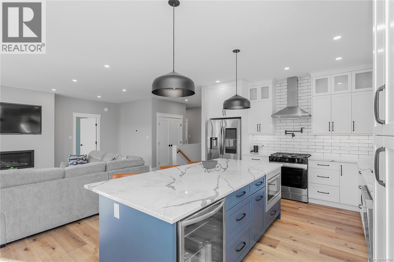 10408 Marina Vista Dr, Port Alberni