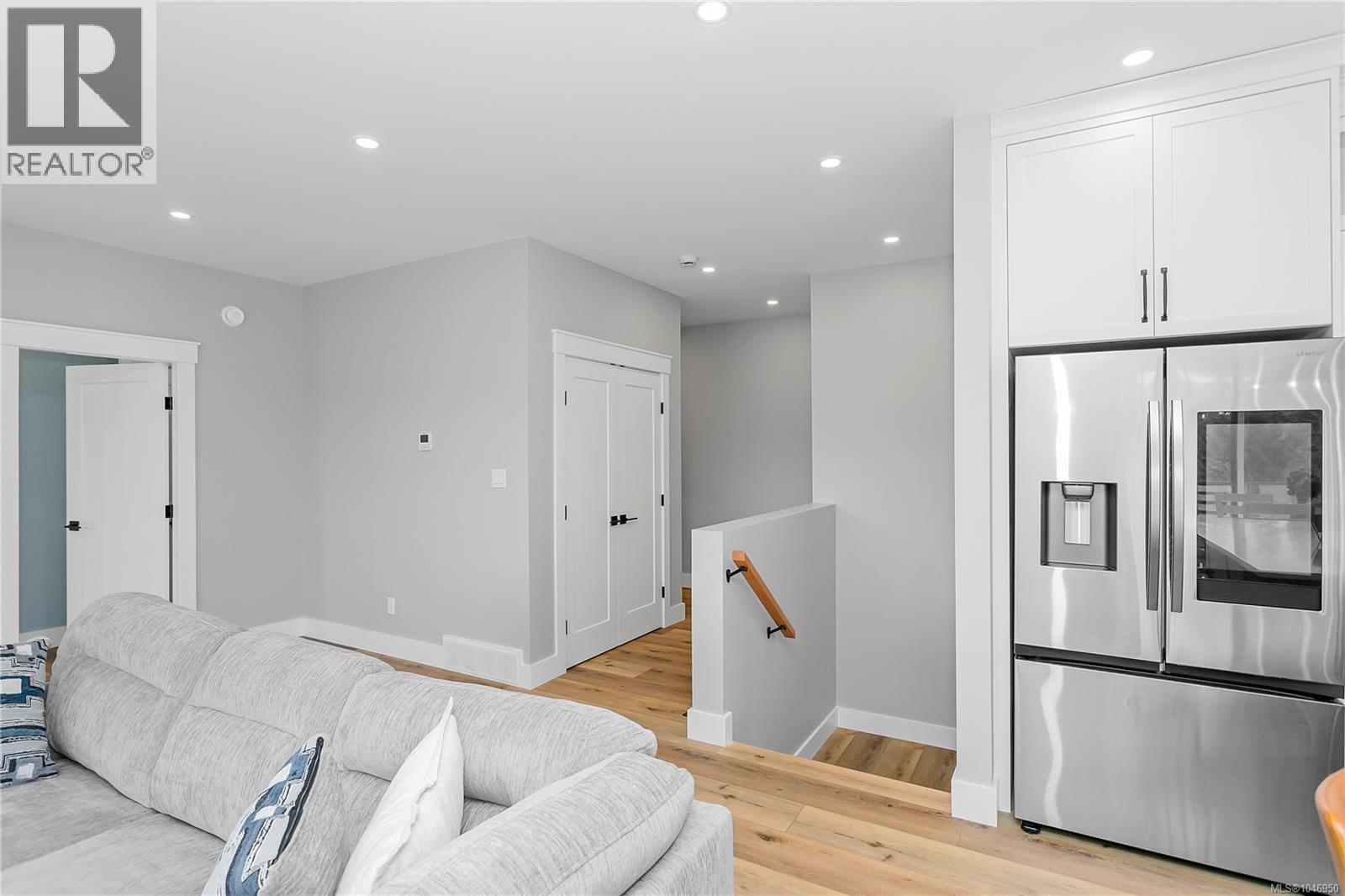 10408 Marina Vista Dr, Port Alberni