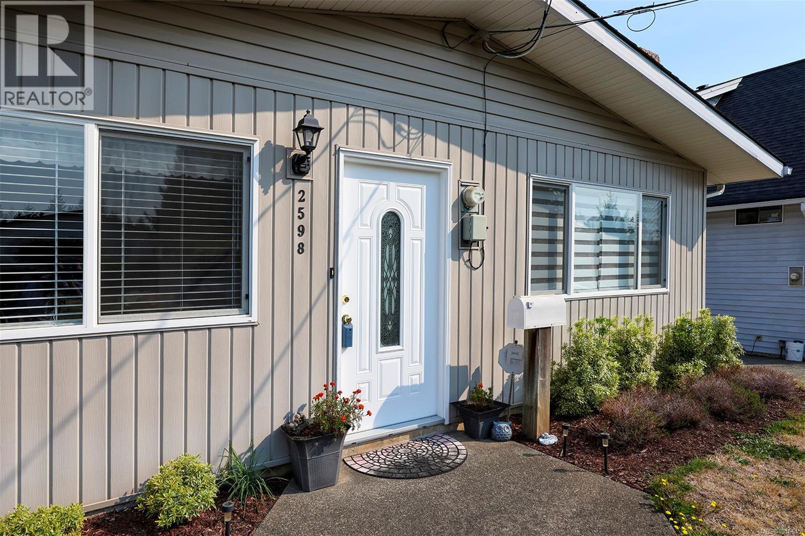 2598 Willard Ave - Image 4
