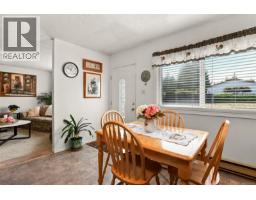 2598 Willard Ave, Cumberland, BC V0R1S0 Photo 10