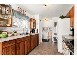 2598 Willard Ave, Cumberland, BC V0R1S0 Photo 13