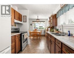 2598 Willard Ave, Cumberland, BC V0R1S0 Photo 14