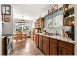 2598 Willard Ave, Cumberland, BC V0R1S0 Photo 15