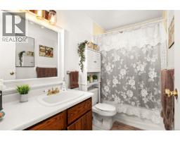 2598 Willard Ave, Cumberland, BC V0R1S0 Photo 17