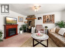 2598 Willard Ave, Cumberland, BC V0R1S0 Photo 8