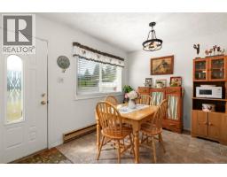 2598 Willard Ave, Cumberland, BC V0R1S0 Photo 9