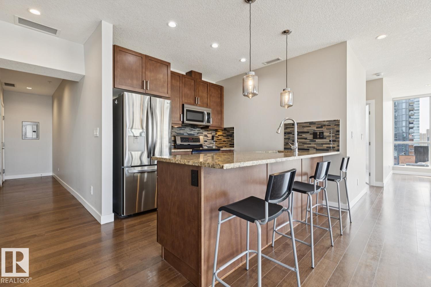 #808 10238 103 ST NW - 4