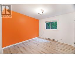 19 Holbrook Avenue thumbnail 25