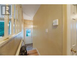19 Holbrook Avenue thumbnail 4