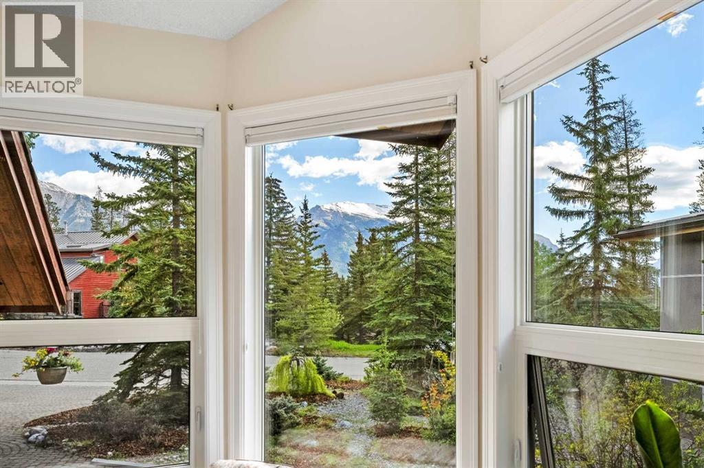 1072 Evergreen - Photo 12