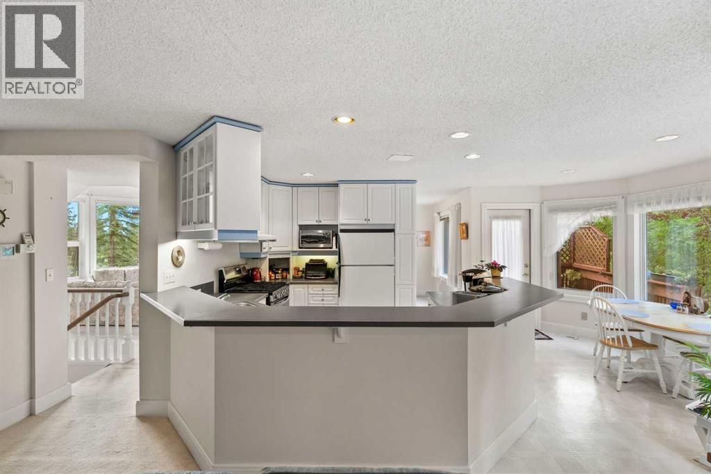 1072 Evergreen - Photo 16